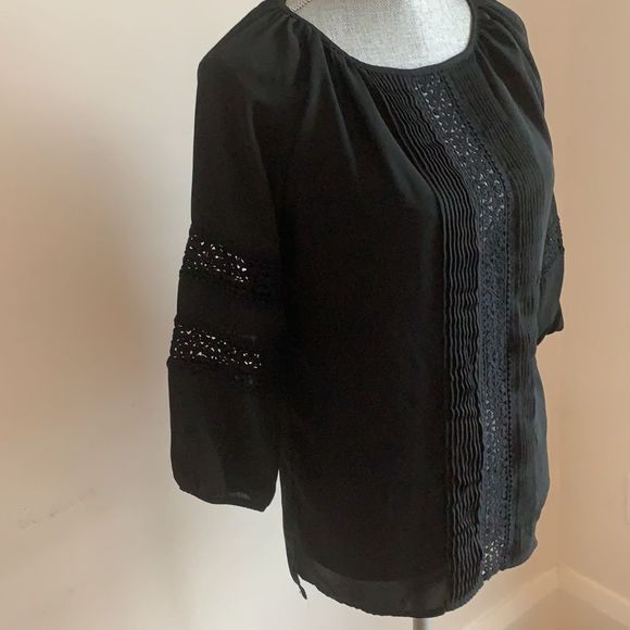 🌈3/$20 Catherine Malandrino black long sleeve crochet boho blouse - Picture 4 of 7